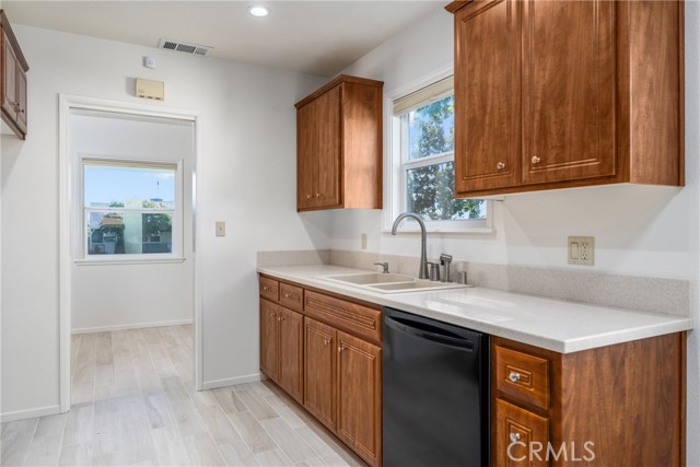 Detail Gallery Image 11 of 41 For 848 N Clifford Ave, Rialto,  CA 92376 - 4 Beds | 2/1 Baths