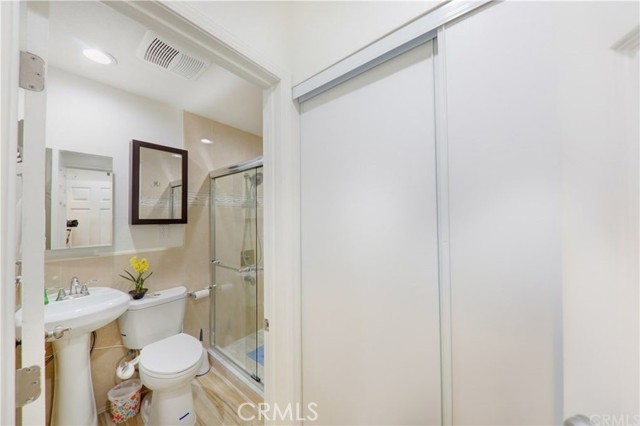 421 11th Street, Huntington Beach CA: https://media.crmls.org/medias/33a37407-995a-4a96-af93-fa6288ba5b60.jpg