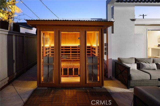 270 Cecil Place, Costa Mesa CA: https://media.crmls.org/medias/33a3cfcf-fd91-4e46-85d9-16d96af15967.jpg