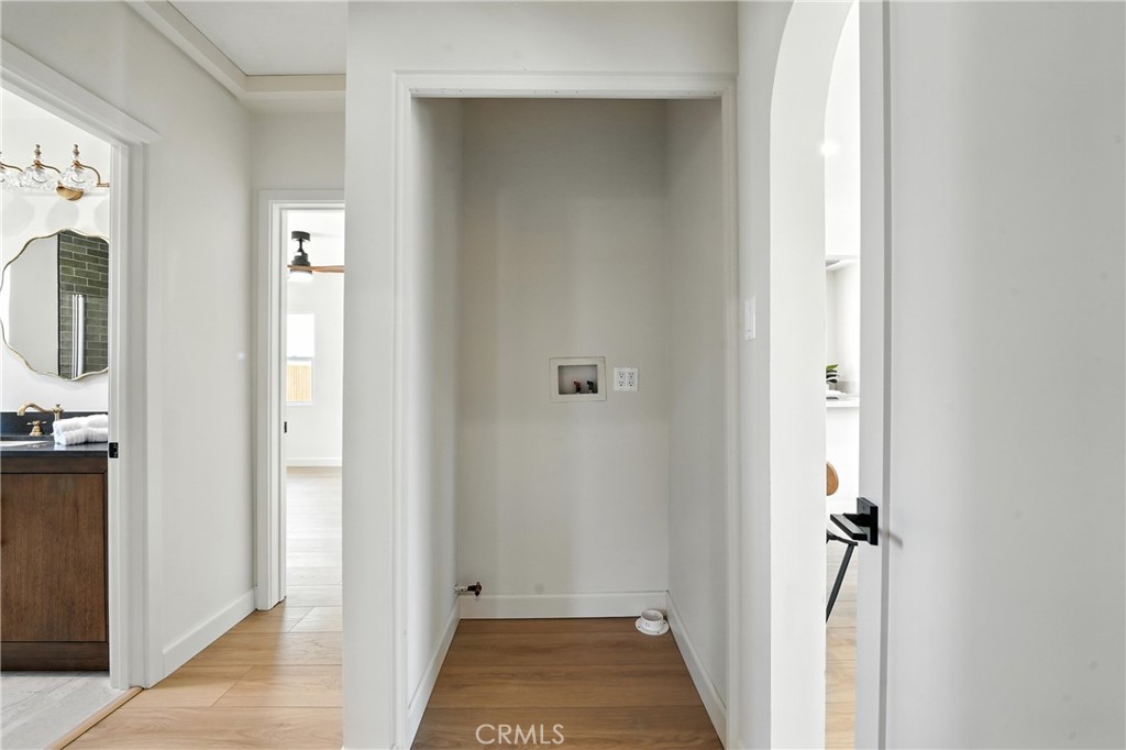 https://media.crmls.org/medias/33a475ac-1e57-46f8-82cc-35dcd485ad66.jpg?preset=X-Large