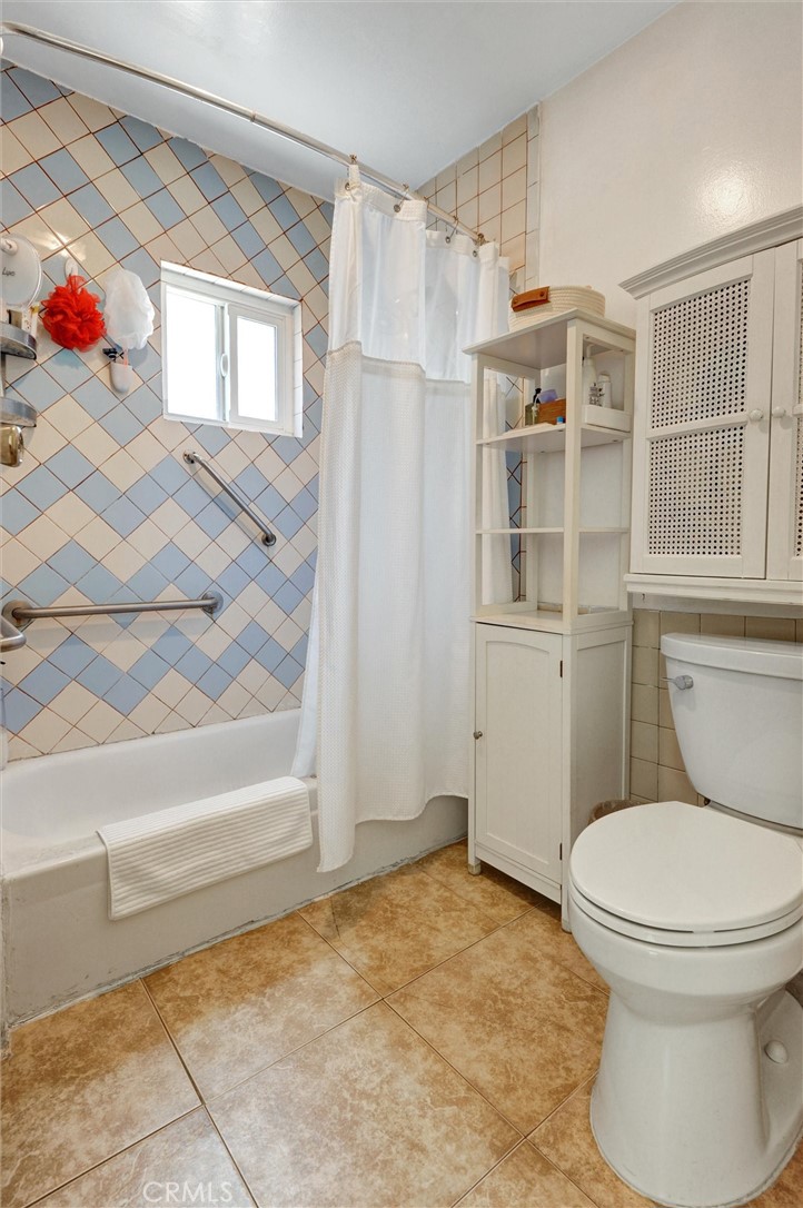 https://media.crmls.org/medias/33a4d993-bb73-4037-a4ac-06e44bed23f7.jpg?preset=X-Large