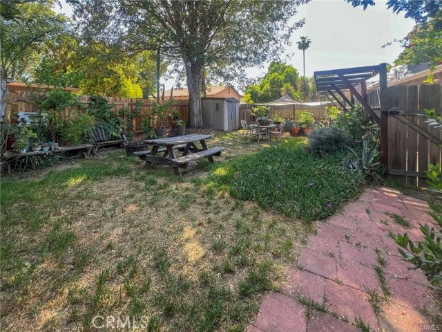 5919 - 5921 Cantaloupe Avenue, Valley Glen CA: https://media.crmls.org/medias/33a4f5d6-2773-48f7-a062-8a3222bb3895.jpg