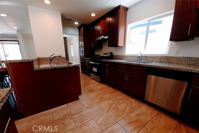 19100 Bessemer Street, Tarzana CA: https://media.crmls.org/medias/33a5259b-4098-41ed-8dce-4efbbf3a04b3.jpg