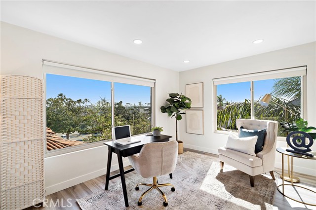 Detail Gallery Image 3 of 35 For 5959 E Naples Plz #306,  Long Beach,  CA 90803 - 2 Beds | 1 Baths