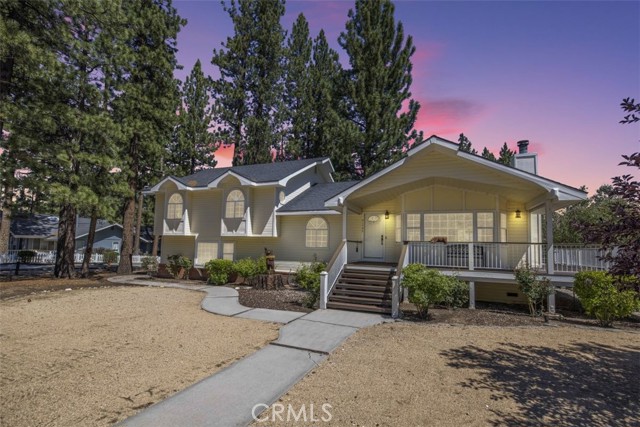 Detail Gallery Image 1 of 40 For 41722 Swan Dr, Big Bear Lake,  CA 92315 - 4 Beds | 2 Baths