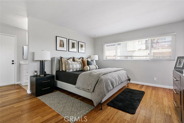 Detail Gallery Image 17 of 32 For 800 Manhattan, Manhattan Beach,  CA 90266 - 2 Beds | 2 Baths