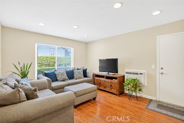 1535 Border Avenue, Corona CA: https://media.crmls.org/medias/33a77785-a7fc-4040-a3fc-7be301f0603d.jpg