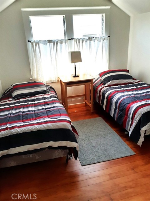 413 Ocean Avenue, Seal Beach CA: https://media.crmls.org/medias/33a786b5-7660-415e-80fb-1de7a65e8a05.jpg