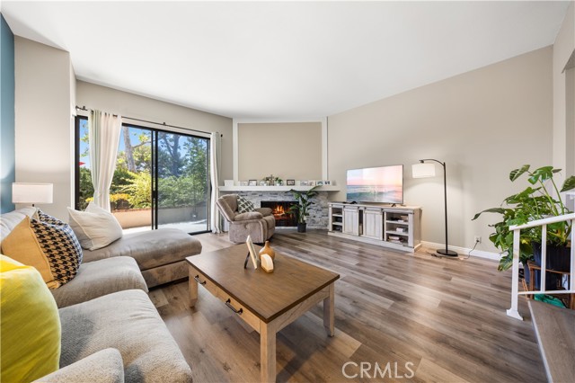 11 Palos, Irvine CA: https://media.crmls.org/medias/33a78b40-e0f9-4bc8-bd21-ace5e4708c9b.jpg