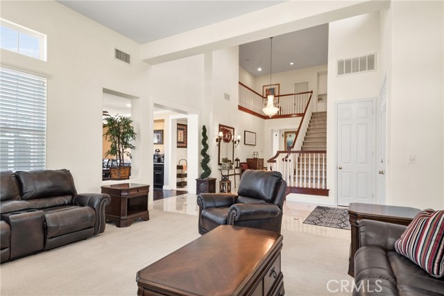 Detail Gallery Image 5 of 36 For 8190 E Hayden Ct, Anaheim Hills,  CA 92808 - 5 Beds | 4/1 Baths