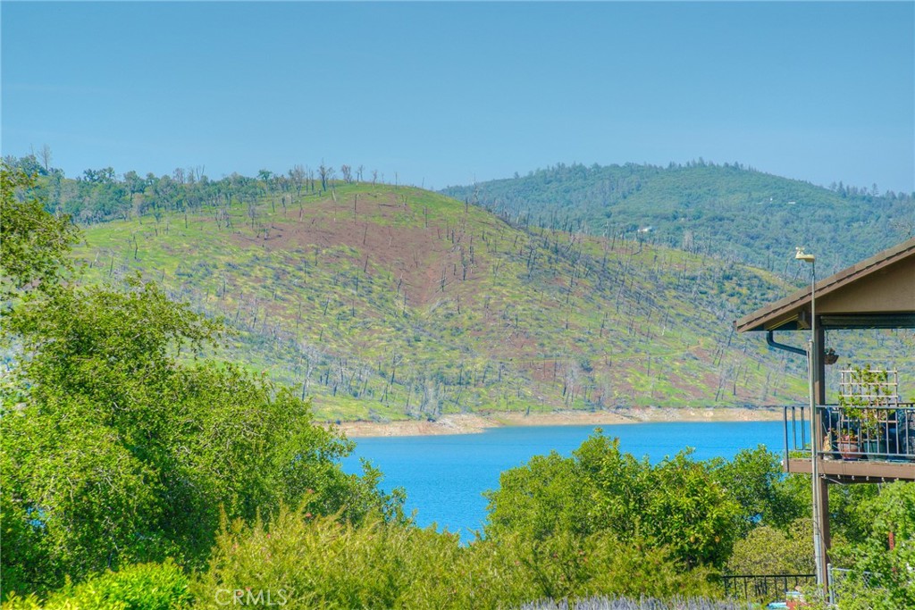 https://media.crmls.org/medias/33a96566-0cc5-475c-899d-3b71e9463941.jpg?preset=X-Large