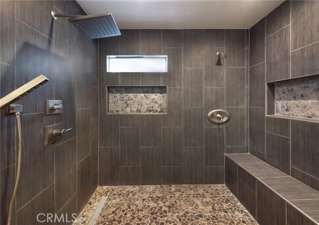 Detail Gallery Image 10 of 16 For 305 La Jolla Dr, Newport Beach,  CA 92663 - 2 Beds | 2/1 Baths