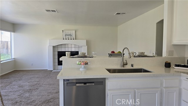 Detail Gallery Image 7 of 11 For 37224 43rd, Palmdale,  CA 93552 - 3 Beds | 3 Baths