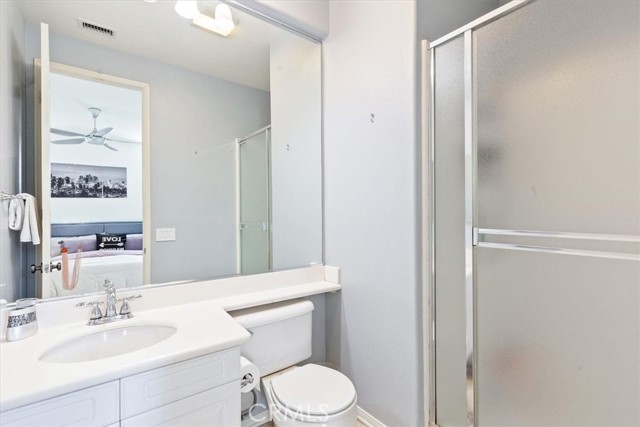 33 Craftsbury Place, Ladera Ranch CA: https://media.crmls.org/medias/33a9e0dc-6b1b-4801-aa6f-9fb100cf499e.jpg
