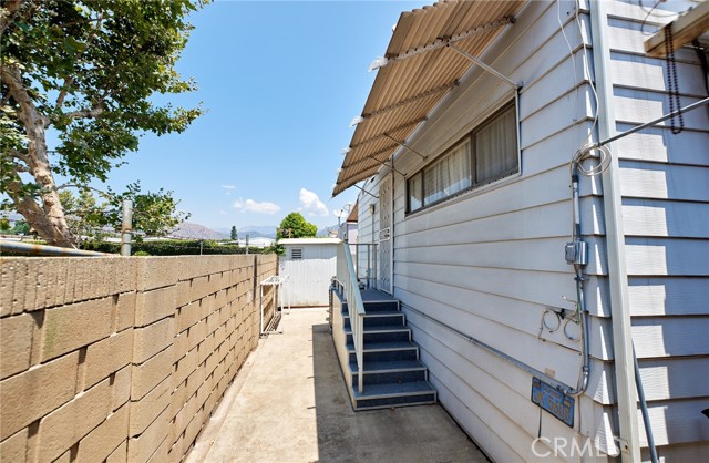 4095 Fruit, La Verne CA: https://media.crmls.org/medias/33aaeb1d-fbcc-4e1a-a5ee-5a4e3c4412ef.jpg