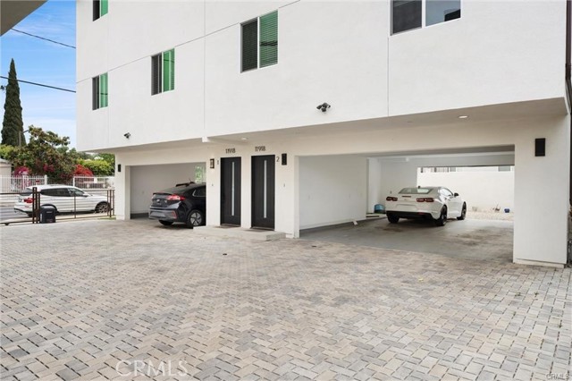 Detail Gallery Image 15 of 23 For 11918 Dehougne #2,  North Hollywood,  CA 91605 - 4 Beds | 3 Baths