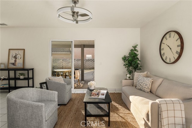 Detail Gallery Image 5 of 48 For 14647 Green River Rd, Victorville,  CA 92394 - 4 Beds | 2/1 Baths