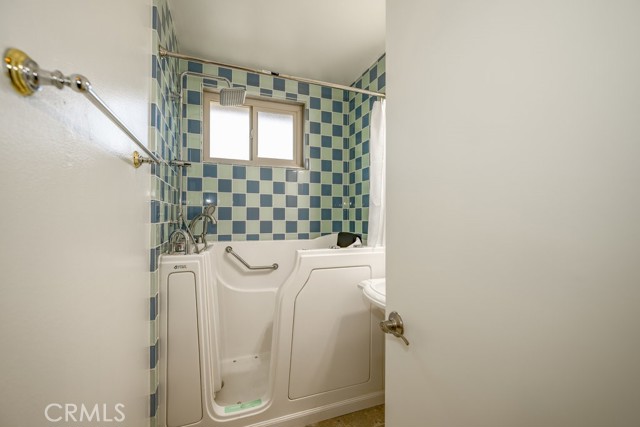 Detail Gallery Image 18 of 29 For 1557 E Farland St, Covina,  CA 91724 - 4 Beds | 2 Baths