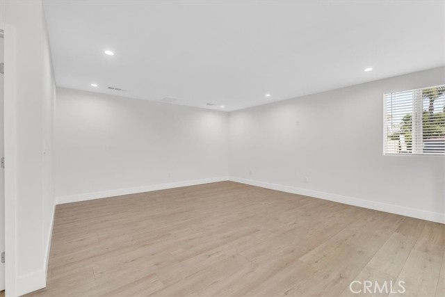 7865 Chastain Avenue, Reseda CA: https://media.crmls.org/medias/33ac4672-12d5-4175-8388-282f618d6d3a.jpg