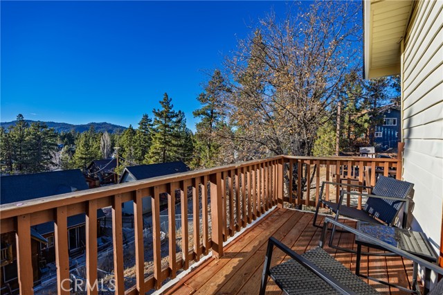 Detail Gallery Image 4 of 24 For 512 Vista Ln, Big Bear Lake,  CA 92315 - 2 Beds | 2 Baths