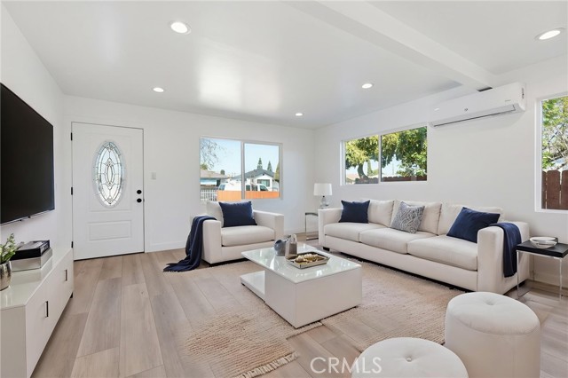 Detail Gallery Image 12 of 45 For 910 E 107th St, Los Angeles,  CA 90002 - 2 Beds | 1 Baths