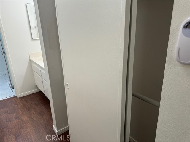 Detail Gallery Image 12 of 34 For 5460 White Oak Ave #A220,  Encino,  CA 91316 - 2 Beds | 2 Baths