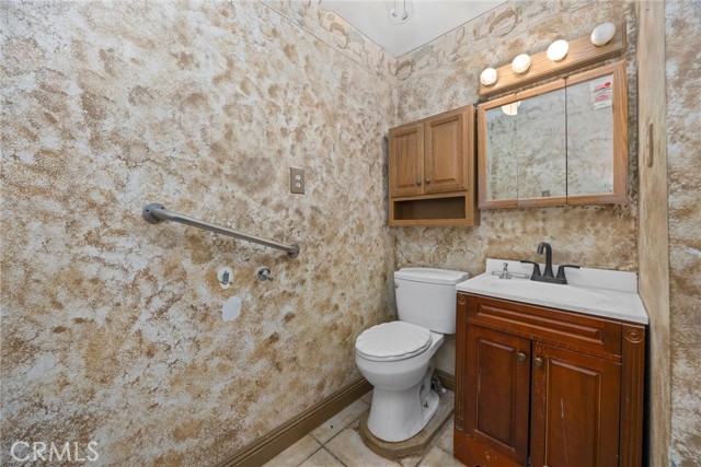 Detail Gallery Image 14 of 29 For 205 Suzanne Ln, Taft,  CA 93268 - 4 Beds | 2 Baths