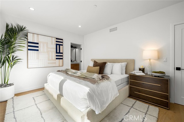 Detail Gallery Image 15 of 19 For 955 Everett St, Los Angeles,  CA 90026 - 2 Beds | 2/1 Baths