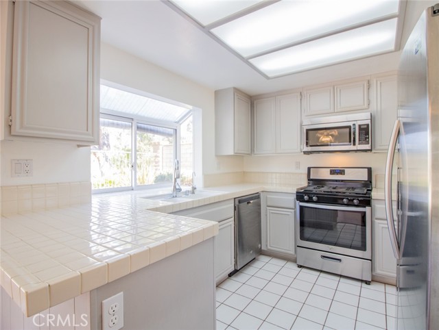 Detail Gallery Image 9 of 27 For 26631 Strafford, Mission Viejo,  CA 92692 - 4 Beds | 2/1 Baths