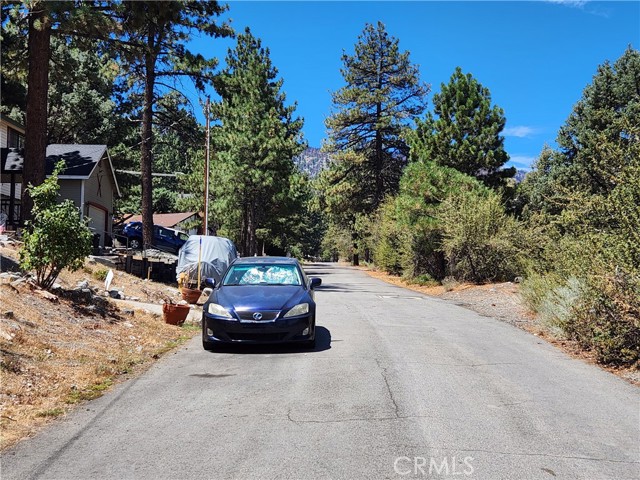 Detail Gallery Image 4 of 23 For 2164 Outer Hwy 2, Wrightwood,  CA 92397 - 2 Beds | 2 Baths