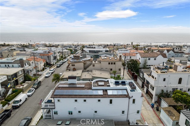 339 28th Street, Hermosa Beach, California 90254, 4 Bedrooms Bedrooms, ,3 BathroomsBathrooms,Residential,Sold,28th,PV22079530