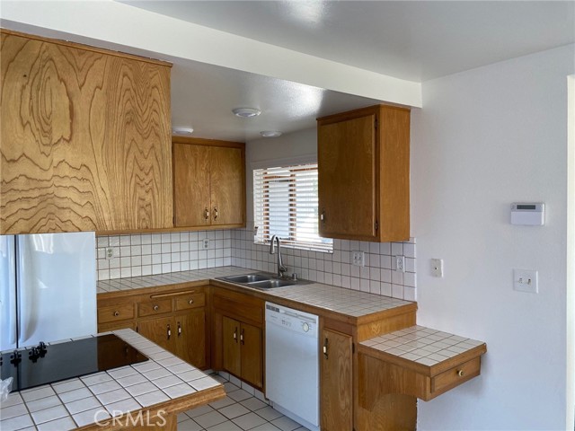 Detail Gallery Image 6 of 16 For 25181 Mackenzie St, Laguna Hills,  CA 92653 - 3 Beds | 2 Baths