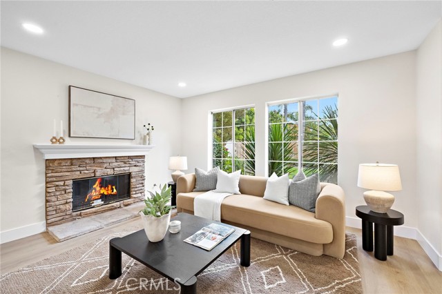 Detail Gallery Image 11 of 62 For 17 Rhode Island, Irvine,  CA 92606 - 5 Beds | 3 Baths