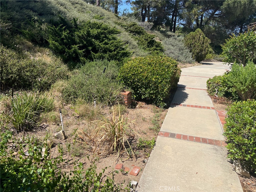 https://media.crmls.org/medias/33b0f7d5-9f5a-4697-91fd-a0033c901452.jpg?preset=X-Large
