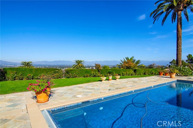 Detail Gallery Image 59 of 73 For 18933 La Montana Pl, Tarzana,  CA 91356 - 7 Beds | 6/1 Baths