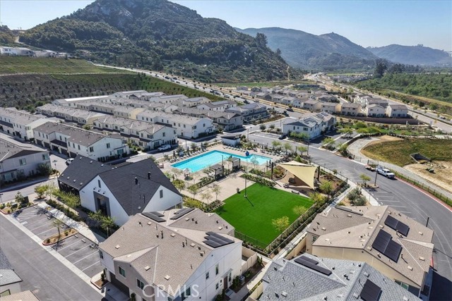 35246 Blossom, Fallbrook CA: https://media.crmls.org/medias/33b24045-61b5-4138-a9da-18308a61dabd.jpg