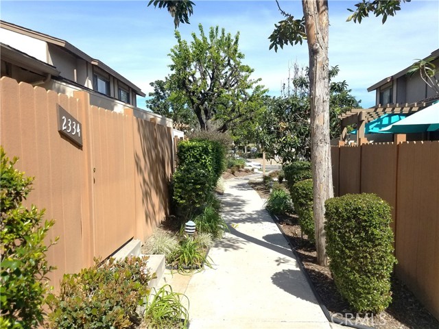 Detail Gallery Image 1 of 22 For 2334 Conejo Ln #43,  Fullerton,  CA 92833 - 2 Beds | 1/1 Baths