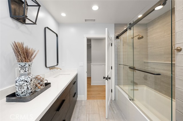 Image 17 of 75 For 15278 El Soneto Drive