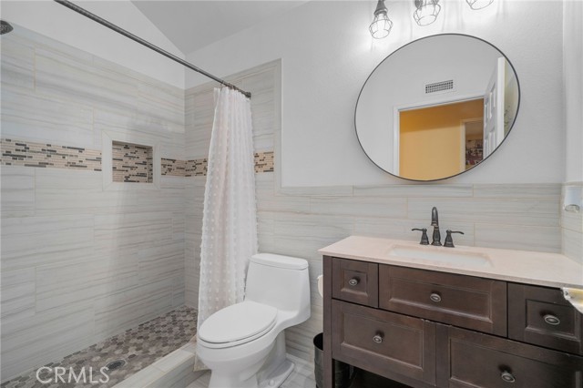 339 W Dawson Court, Glendora CA: https://media.crmls.org/medias/33b31388-9aa7-424d-a3b3-ff9e7a87d2d4.jpg