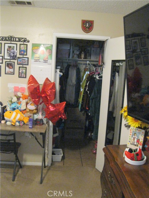 235 E 7th Street, San Jacinto CA: https://media.crmls.org/medias/33b316a4-af6b-4a9b-86cd-0adebb2cc13d.jpg