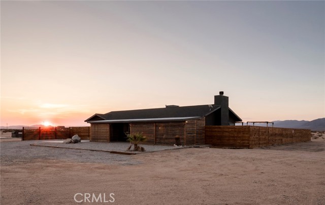 84328 Amboy Road, 29 Palms CA: https://media.crmls.org/medias/33b320d5-0a6a-4dd0-a33d-83bf94ecc143.jpg