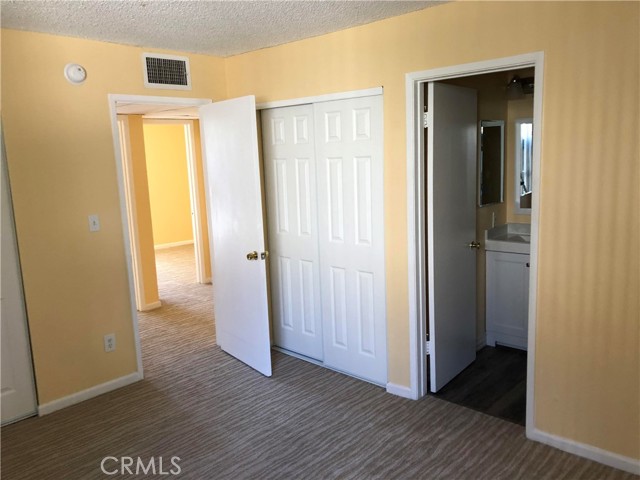 8601 International Avenue, Canoga Park CA: https://media.crmls.org/medias/33b48492-d6d4-49c4-9ce0-d7ce9bfb56a5.jpg