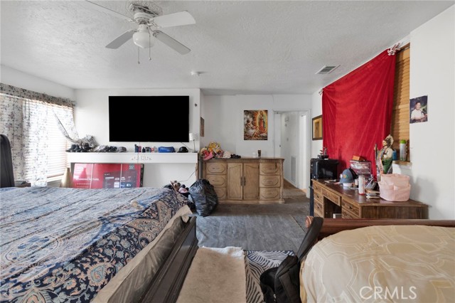 14720 Main Street, Hesperia CA: https://media.crmls.org/medias/33b4a7f5-c06f-48e0-a69d-2b4010799934.jpg