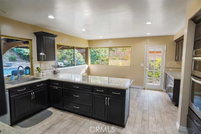 Detail Gallery Image 8 of 23 For 12536 Fraser Ave, Granada Hills,  CA 91344 - 4 Beds | 2/1 Baths