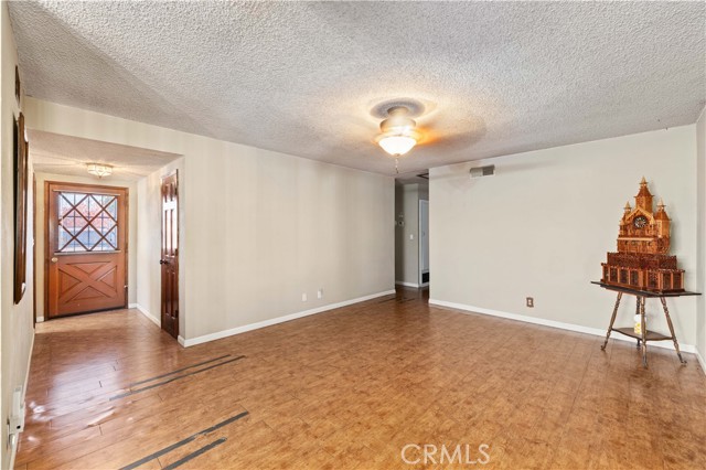 Detail Gallery Image 4 of 20 For 45461 3rd, Lancaster,  CA 93535 - 4 Beds | 2 Baths