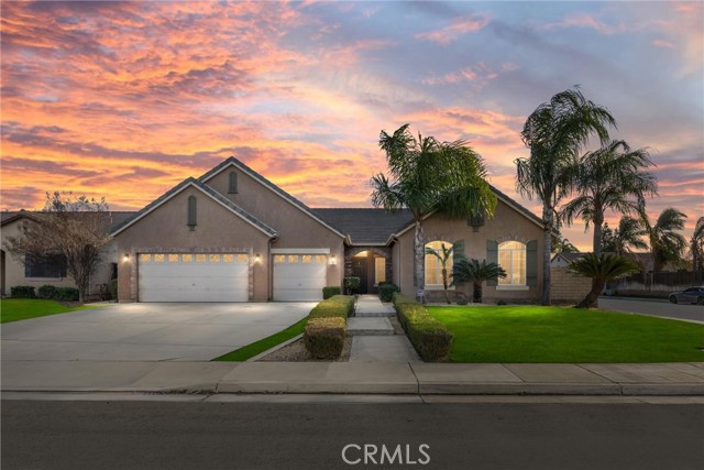 11515 Regarse, Bakersfield CA: https://media.crmls.org/medias/33b58802-4a0e-46b8-a195-a23f3eb6b394.jpg