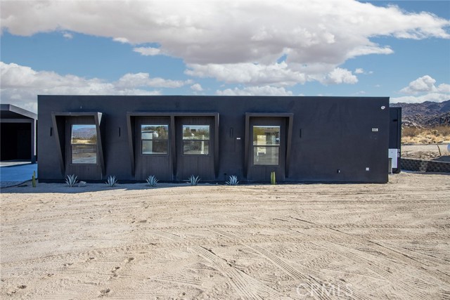 6991 Mount Lassen Avenue, Joshua Tree, California 92252, 3 Bedrooms Bedrooms, ,3 BathroomsBathrooms,Residential Lease,For Rent,6991 Mount Lassen Avenue,CRJT25013170
