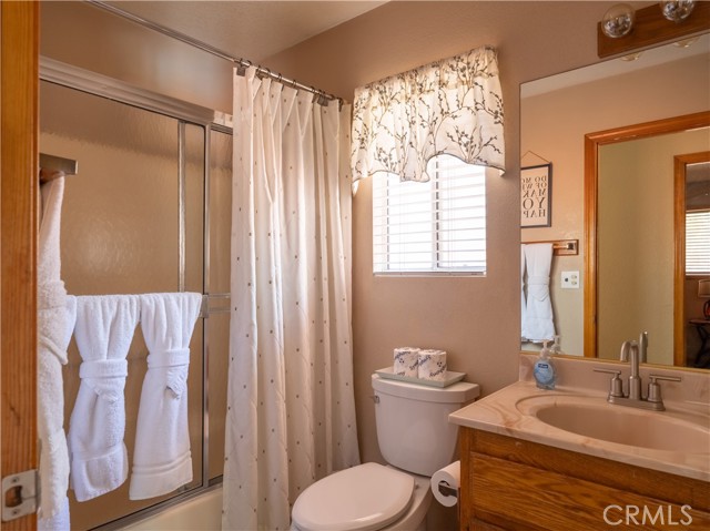 Detail Gallery Image 12 of 22 For 211 Coy Ln, Big Bear City,  CA 92314 - 2 Beds | 1 Baths
