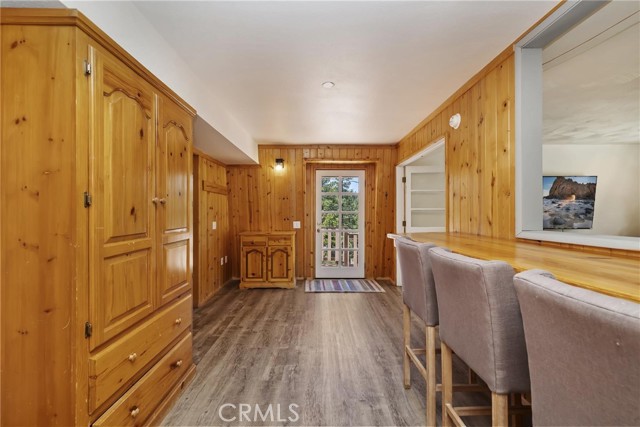 39325 Lodge Road, Fawnskin CA: https://media.crmls.org/medias/33b7199f-e689-4b8b-873c-fa15c5616062.jpg