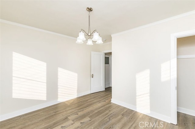 723 N Ridgewood Place, Los Angeles CA: https://media.crmls.org/medias/33b72dc3-026e-4a0a-ac10-7a42d125b299.jpg